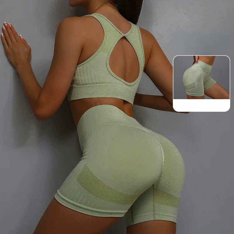 חליפה ספורטיבית חלקה – עדן