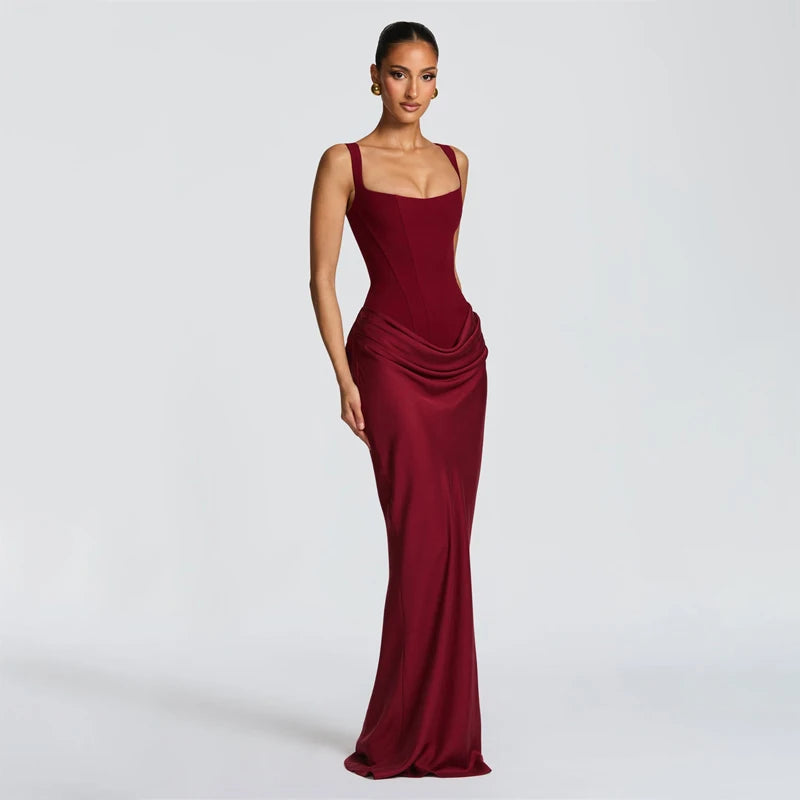 שמלת מקסי מחטבת עם כתפיות – אמה