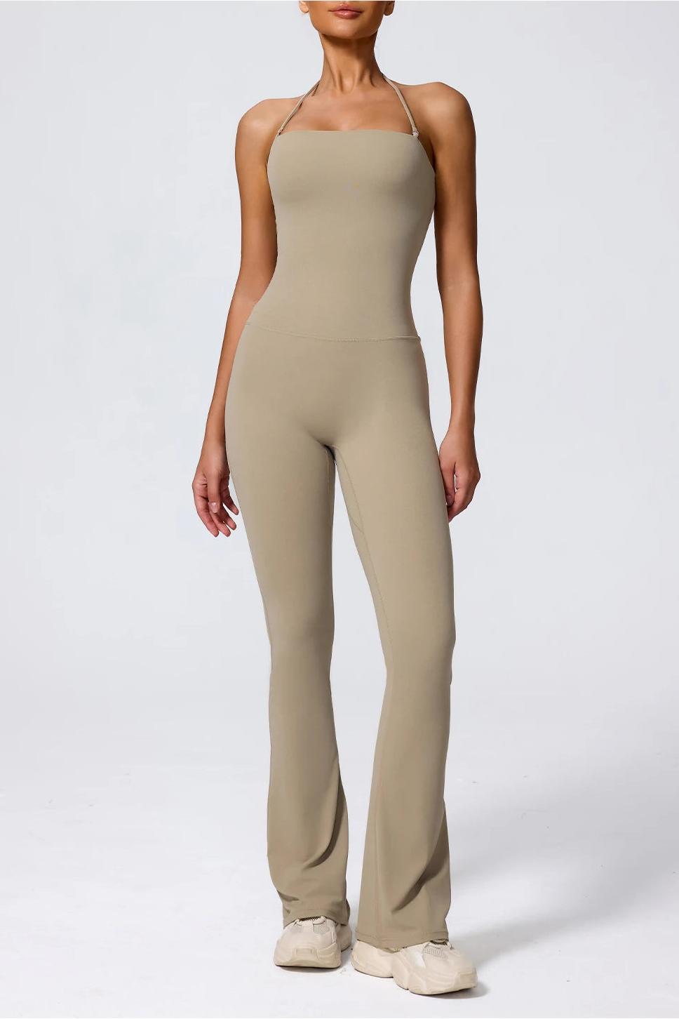 אוברול ספורט מחטב – מילה