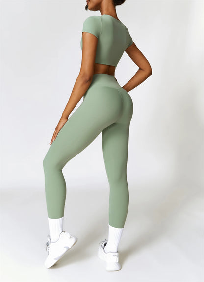 חליפת ספורט חלקה – רומי